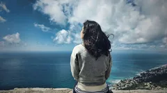 心理学者たちは、一人でいるときに自分が心地よいと感じる3つの兆候を挙げました。